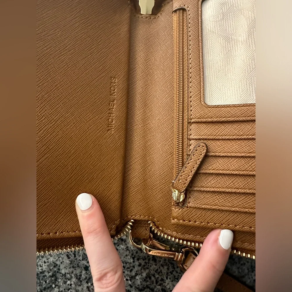 Michael Kors Jet Set Wristlet in Brown